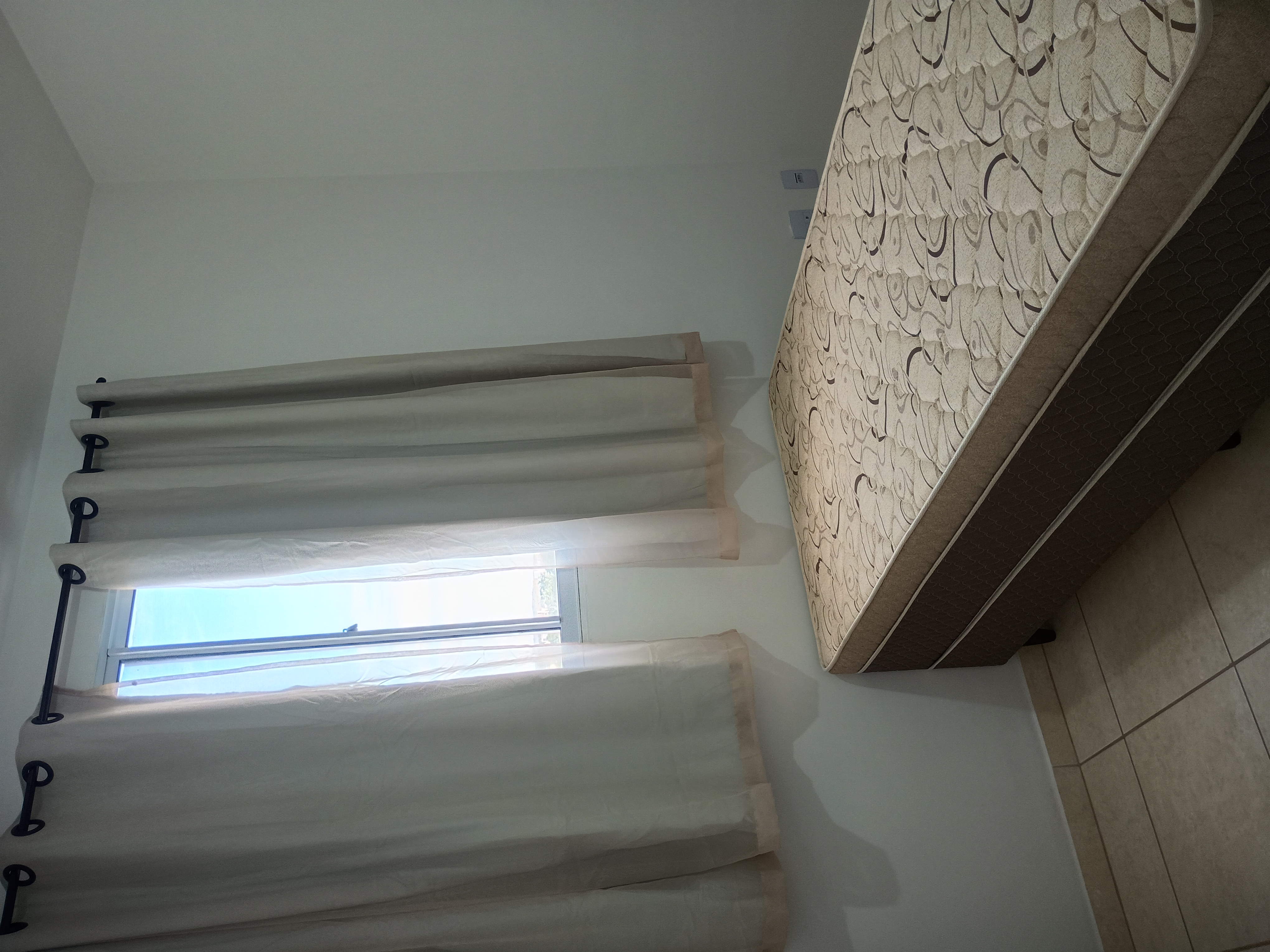 Alugo apartamento